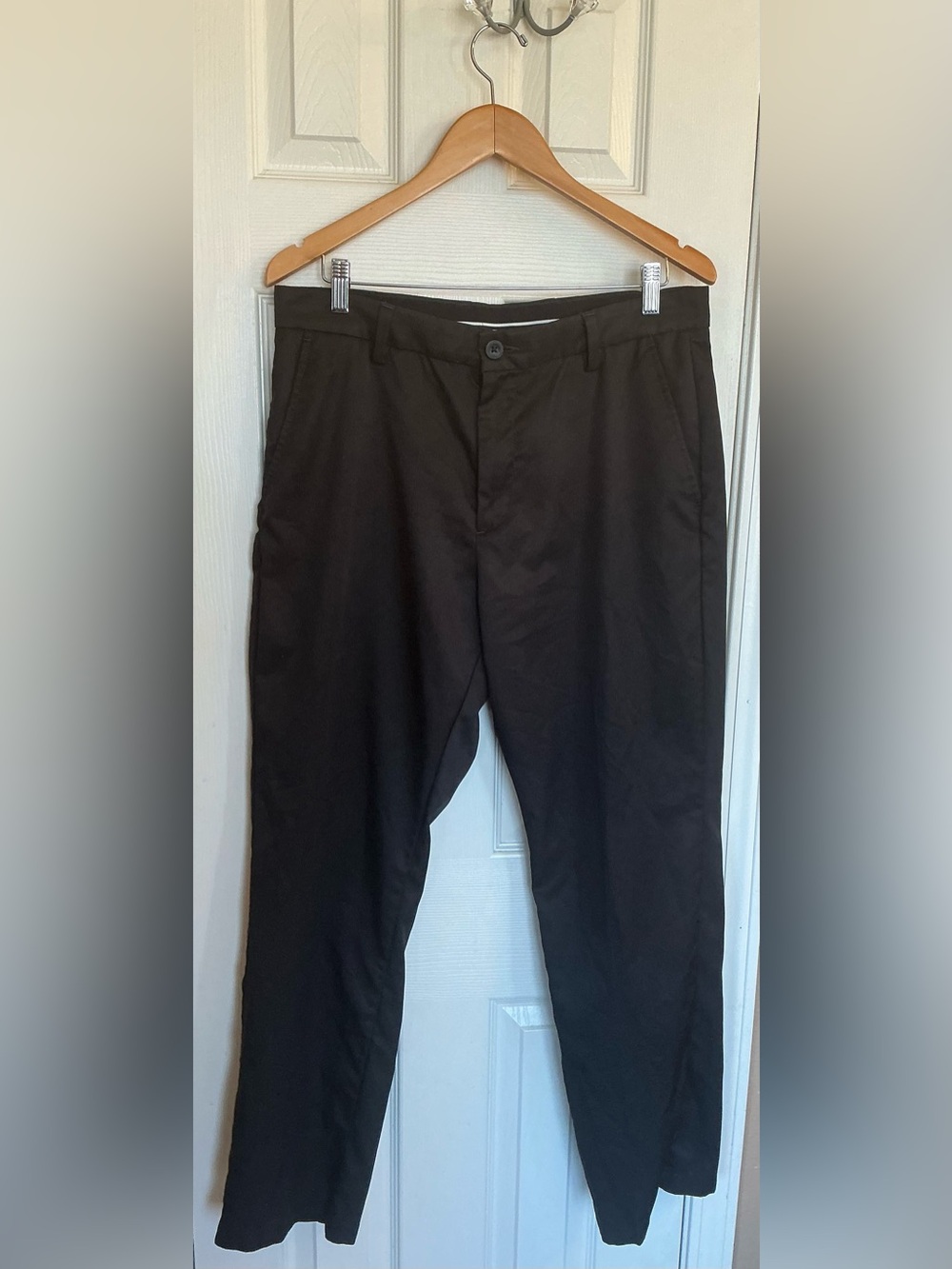 Amazon Essentials Men’s Classic Sleek Dark Black Dress Pants Size 34x31